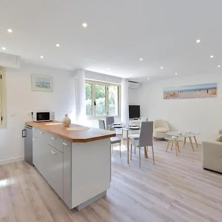 Charming 2-room In The Center Cannes